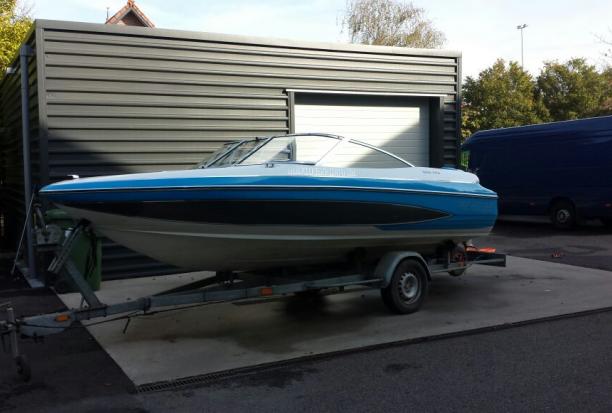 Glastron ssv 175 met trailer.